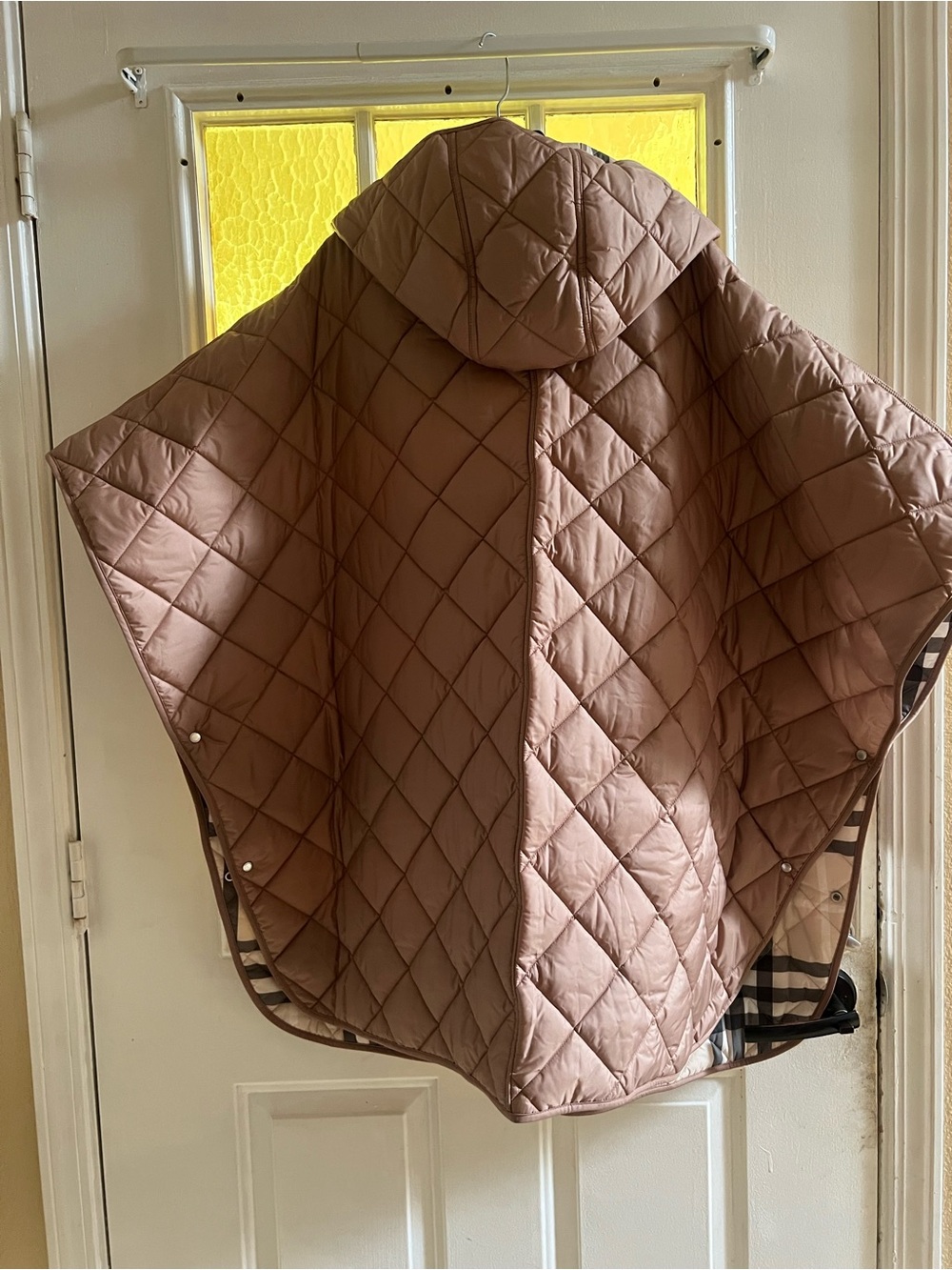 Burberry Quilted Cape in Beige and Black Check - Picture 6 of 8